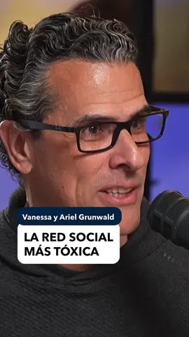 La red social más tóxica. ⚠️ Ante la moda excesiva de los filtros y retoque de imagen, Instagram se ha convertido en una red que puede dañar mucho la autoestima de los jóvenes. 😯 @Vane Grunwald y @Ariel Grunwald nos cuentan cómo hemos sido parte de eso.😨 #marcoantonioregil #crecimientopersonal #estilodevida #bienestar #autoconocimiento #amorpropio #autoestima #relacionessanas #relacionesdepareja #podcast #amor #aprendamosjuntos #podcast #redessociales #filtrosdeinstagram #filtros 