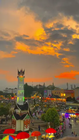 Senja di ranah minang #fyp #sumbar #sumaterabarat #padang #minang #laguminang #jamgadang #jamgadangkurir #bukittinggi #payakumbuh 
