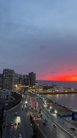 اسكندرية وهذا يكفي #اسكندرية_وجمالها #الشتاء #🌧️ #foryou #الغروب #sunset #sea #🌅 #🌊 @Mina fowzy 