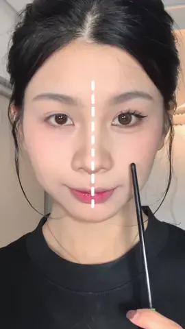 Bút kẻ mắt nước + bút kẻ bọng mắt 2 đầu có thể làm to mắt một cách tự nhiên, cùng nhau học thử xem nhé! #focallure #focallurevn #Eyeliner #lyingsilkworm #TikTokBeauty #eyelinerhack #eyelinertutorial 