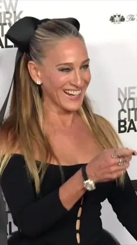 Sarah Jessica Parker twirled right into our hearts with her picture-perfect look for the New York City Ballet 2023 Fall Fashion Gala 🖤 #sarahjessicaparker #sarahjessicaparkeredit #sjp #redcarpet #celeb #celebs #celebrity #celebrities #actress #lbd #fyp #newyork #balletgala #newyorkcityballet 