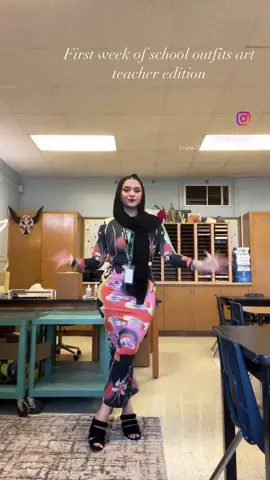 I forgot to post this! Instagram saw it first 😅 #fyp #foryou #fypシ #ootw #OOTD #teachersoftiktok #muslimtiktok #hijab #ArabTikTok #artteachersoftiktok 