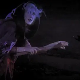 come little children… #hocuspocus #hocuspocus2 #hallowen #october #witches 