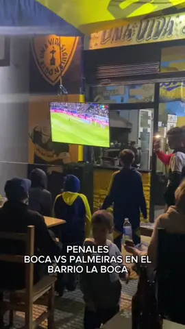 Así se vivieron los penales en el barrio LA BOCA! A la final carajo 💙💛 #parati #fypシ #argentina🇦🇷 #futbol⚽️ #bocajuniors #palmeiras #bocavspalmeiras #penales #libertadores2023 