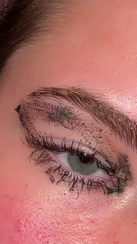 who ever you want !! #fyp #mascara #rap #foryou #makeuptransformation #makeuptutorial #artistsoftiktok #funny #mua #makeup #artist #art #color #4u #4upage #foryoupage #colorful #color #hoodedeyes #blue #blueeyes #beauty #artwork #arte #eyebrows #eyebrowsonfleek #brown #brownandblack #black #viral #viralvideo #foryou #fypシ #california #lashes #lash #fun #goingout #BeautyTok #makeuptips #nohaters #hate #haters #classic #unqiue #wings #wingedeyeliner #raptok 