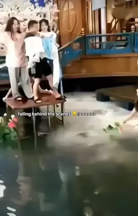 #cdrama #behindthescenes #cdramaedit #cdramalover #cdramafyp #funnyscene #falling #fypシ #tiktokfyp #fyptiktok #foryoupageofficiall #foryou #foryoupage❤️❤️ #foryoupage 