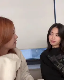 find someone who looks at you the way Ryujin looks at Yeji, super attentive din #ryeji #ryejilive 