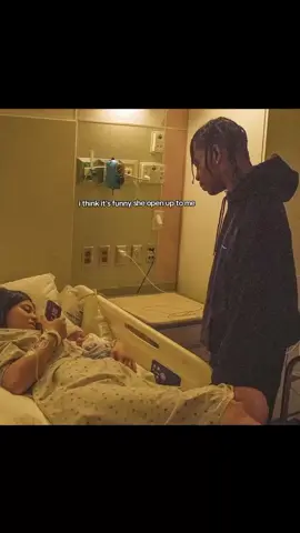 if i find a way would you walk it with me #kyliejenner #travisscott #starshopping #kylieandtravis #fyp #foryou 