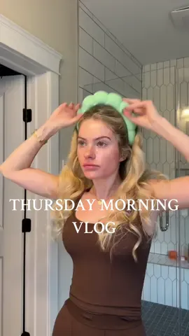 a little vlog from thursday morning 🫶🏻🫧🤎🍂☁️ ily guys sm!!!!!! #fyp #morningroutine #morningvlog #skincare #kbeauty #dayinmylife #dailyvlogs #cleangirl #heatlesscurls #skimspajamas 