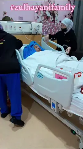 Seremban | 7 Oktober 2023 Assalamualaikum dan hai kawan kawan .. Alhamdulillah the procedure went well .. terima kasih Doktor Abd Shukur and nurses .. Terima kasih juga pada my one and only sister @Siti Khadijah Zainun  temankan kakakmu ini di wad malam ni. Terima kasih juga pada ibu atas doa ibu dan semua kawa n kawan semua. Harap procedure tadi mampu mengurangkan rasa sakit ni dan Mek Nab boleh kembali ke rutin sebelum inj. Mohon doakan semua dipermudahkan juga En Zul cepat sembuh dan ingatannya dapat pulih seperti sediakala .. #zulhayanifamily #encikzulbudakhandsome #encikzulbudakrajin #encikzulmakinbijak #cepatsihatencikzul #adibafdhaldalamkenangan  #mogaadasinarbaruuntukmeknabdanenzul  #myhappypills #amirulasyrafanakbujangenzul   #zulhayanifamilytravel 