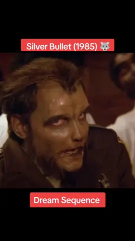 #31daysofhalloween 🎃💀👻🐺 Para mí una de las mejores escena de licántropos en el cine, es sin duda, el sueño del Reverendo Lowe, es de lo mas surrealista que se puede ver. Todos en la Iglesia en el funeral de una de las víctimas, empiezan a convertirse en licántropos, incluída la que toca el piano por supuesto. #peliculasdeterror #peliculasdehorror 