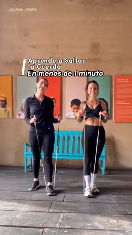 ¿Quieres aprender a saltar la cuerda y no sabes por donde iniciar? Este video es para ti, es una señal de que tienes que intentarlo! Es super divertido. Y también te cuento que en mi canal de YouTube tengo rutinas para principiantes de 10 minutos, suscribete en el link de mi perfil. Usando mi cuerda segmentada blanco y negro 🖤 🤍 ¡Consiguela en Amazon! Link en mi perfil 😁 Sígueme para más consejos y Tutos para aprender a saltar la cuerda. #saltarlacuerda #saltoconcuerda #guatemala #cuerdasegmentada #tutorialconcuerda #saltarlacuerdaprincipiantes #joannajumps 