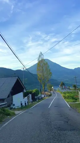 happy weekend, jalan jalan virtual dulu yuk⛰️🍃 📍 jalan dieng #jalanviral #dieng #wonosobo