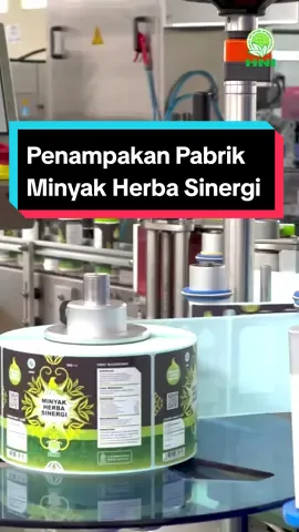 السلام عليكم ورحمة الله وبركاته Sahabat HNI,  Siapa yang disini penasaran sama cara pembuatan Minyak Herba Sinergi /MHS ? 🤔 Ini dia dibalik pembuatan Minyak Herba Sinergi yang memiliki kualitas bahan alami dan halal.  Minyak Herba Sinergi menjadi minyak gosok yang dapat dipercaya mengobati berbagai jenis penyakit seprti nyeri otot, nyeri punggung, gigitan serangga dll 🥰✨ Yuk! Coba sekarang dan Rasakan Manfaat Minyak Herba Sinergi yg Multimanfaat 💚 ========================== 🛒 🏪 Dapatkan di Halal Mart terdekat.  #HalalMartHNI #MinyakAjaibSerbaGuna #MinyakHerbaSinergi  #MinyakHerba #MHS #KesehatanAlami #fyp #viral