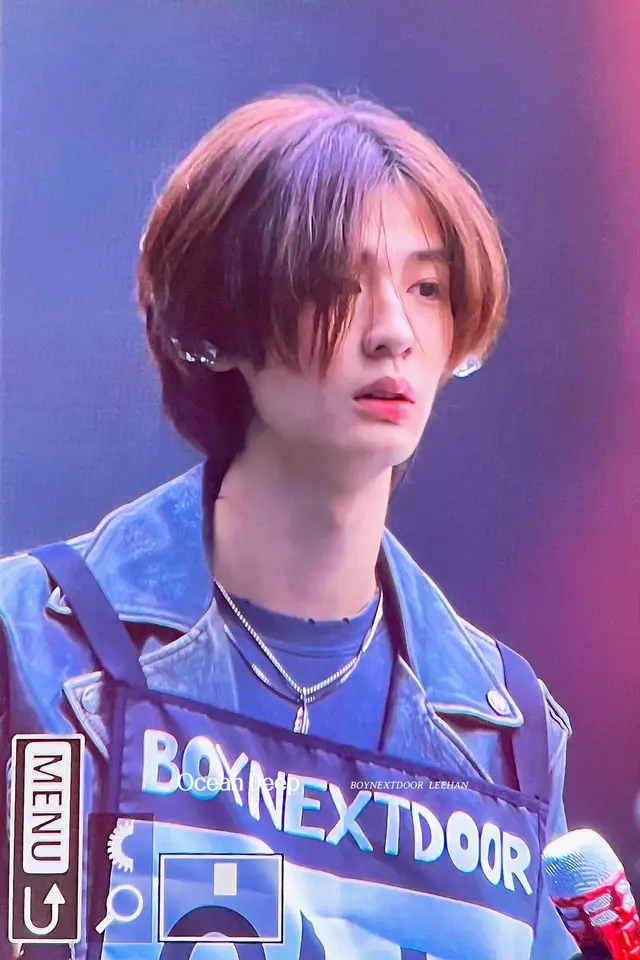 His hair is getting really long 🥹 #leehan #bonedo #boynextdoor #kpop #fyp #mullet 