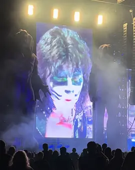 eric singer the man that you are… god #ericsinger #kiss #endoftheroad #kisssydney #catman #kissendoftheroadtour2023 #kissendoftheroadtour 