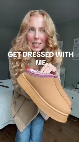 Get dressed with me 🫶🏼🍂   Jeans : zara trf high-rise wide-leg jeans 0/6045/624/401/38 Top: zara mock neck sleeveless top 0/4174/832/706/02 #grwm #OOTD #autumnfashion #falloutfit #coffeedatefit #fy #fyp #morningroutine 