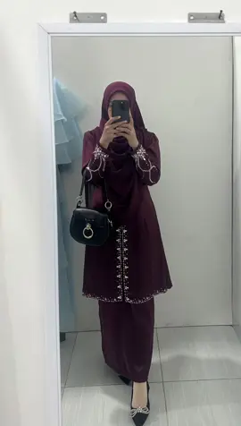 #inspirasidress #idedressbridesmaid #bajukurung #bajukurungmelayu #dressmaroon #rekomendasimodelgaunelegan #kondanganoutfit 