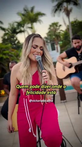 O amor é feito de paixões e quando perde a razão não sabe quem vai machucar… 😍💔 sinônimo de amor é amar! Eita que essa moda vai lá no coração da gente né?! Aproveita e já manda para aquela pessoa que você ama muito ✨ e deixa aqui nos comentários o @ dela 😉 👇🏻  .  . . #victoriabicalho #pipocodavb #acustico #cover #sertanejo #viral #covers