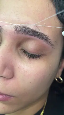 VOLUME UP 🔊#browsbypri #threading #browboss #oddlysatisfying #closeup #browartistsworldwide #browwisperer #browsonfleek #fairybrowmother #precision #asmr #thread 