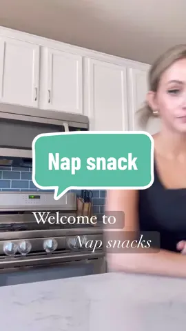 Single serve high protein microwave banana bread - say that five times fast 🤪 Regardless, this is SO delicious and a snack I’m sure you won’t want to share!  You’ll need: - 1/2 cup Kodiak Power Cake mix  - 1 egg - cinnamon (measure with your heart)  - 1/2 ripe banana  - 1/3 cup milk  - chocolate chips  You’ll need to do:  - Mix everything in a mixing bowl and mash the banana into the mixture.  - If pouring into another bowl, spray bowl with nonstick spray. Pour mixture in.  - Add chocolate chips on top. - Place in microwave for about 2 minutes.  - Enjoy!  #cooking #easysnacks #food #EasyRecipes 