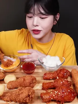 Crispy Fried Chicken MukBang!! #chicken #friedchicken #mukbang #asmr #asmrsounds #eating #eatingshow #korean #koreafood #food #FoodLover #delicious #fyp #foryou #viral