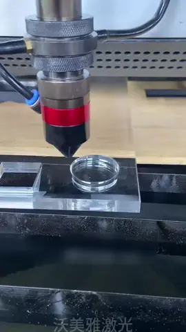 Using a laser cutter on plexy glass
