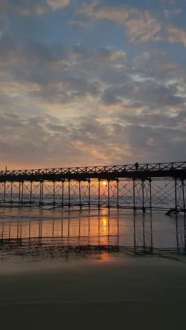 Si no estas 🎶❤️‍🩹 #noseadondevoy #todoesundesastre #sinoestas #iñigoquintero #trend #musica #atardecer #sunset  #playa  #pimentel #chiclayo #peru #paradedicar #parati #tiktok 