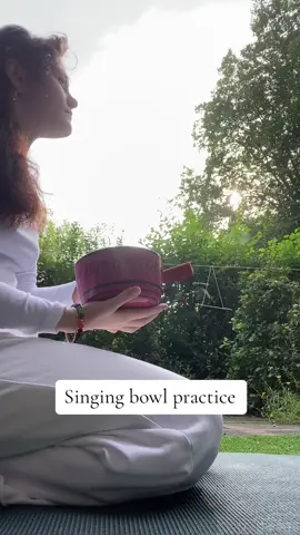#singingbowl #bowls #singingbowlshealing #healing #soundhealing #sound #practice #october #meditation #yoga #routine #mornin #focus #fup #fyp #calm #peace #nature 