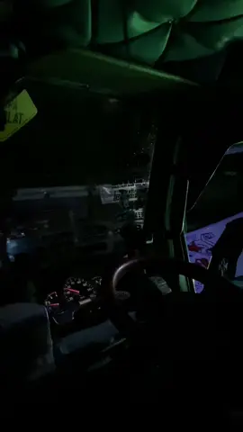 Takutnya kamu lebih memilih yang bisa kamu temui setiap hari😃 #truckindonesia #banyulangitofficial #jammalam #nikeardilla 