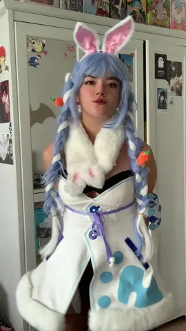 WHO WANTS A CARROT !!!!! ig: sspoekie #pekora #pekoracosplay #usadapekora #hololive #hololivecosplay #hololivejapan #cosplay 