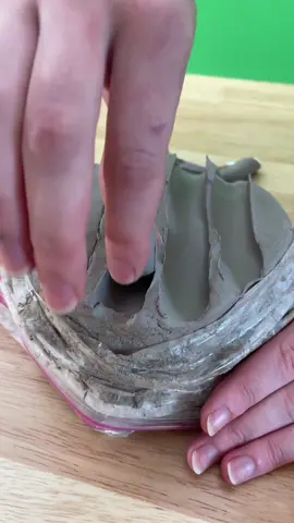 Wet clay is 🔥 #mesmerize 