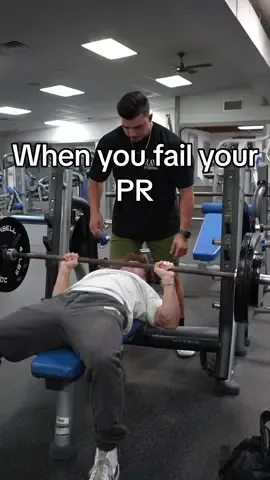 Most embarassing moment that can happen at the gym 😭 #fyp #viral #foryou #Fitness 