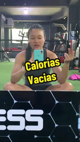 Evita las calorias vacias en la medida de lo posible 🙈 aunque es un tema de decision (ya lo sabemos) unas veces es mas simple que otras decir que no, aun asi procura evitar el alcohol un tienpo para que avances mas rapido, yo estoy algo mas flexible pero siempre retomo mi ritmo, esto que paso este fin no pasa seguido asi que hay esperanza 😂  Acuerdense que mi intension es mostrarle el proceso lo mas real posible 😁 #Fitness #nutricion #caloriasvacias #constancia #habitossaludables 