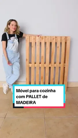 Fiz um móvel reaproveitando um PALLET DE MADEIRA e ficou lindo😍 Querem mais ideias usando esse material? #façavocêmesmo #decoracao #EuTeEnsino #Aprendanotiktok #AgoraVoceSabe #diydecor #dolixoaoluxo #DIY 