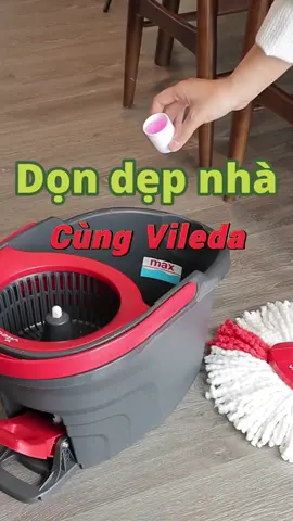 ▲▲▲ Cây lau nhà VILEDA Turbo Easy Wring&Clean đầu lau tam giác, xô giặt quay bằng chân - Thương hiệu: Vileda - Xuất sứ thương hiệu: Đức - Sản xuất tại: Trung Quốc - Hàng nhập khẩu chính hãng lần đầu tiên tại Việt Nam bởi công ty TNHH Đầu tư Mamsell Quốc tế  Cây lau nhà Vileda với công nghệ sợi vải siêu nhỏ microfiber loại bỏ tới 99% vi khuẩn chỉ với nước thường, không cần tới chất lau sàn, đã được kiểm chứng bởi các bên thứ 3. Cây lau nhà Vileda được sản xuất từ chất liệu hoàn toàn bằng nhựa tái chế, bảo vệ môi trường. Độ bền cao. chắc chắn, trọng lượng nhẹ giúp thao tác dễ dàng. Bông lau của cây lau nhà này được cấu tạo bởi hàng triệu sợi microfiber có thể giữ lại các hạt bụi, và cả vi khuẩn. Hơn thế nữa, bông lau VILEDA có thể được giặt lại bằng máy giặt để có thể sử dụng lại nhiều lần. Khuyến cáo là trong nhà bạn nên có các bông lau thay thế để dùng luân phiên, giặt riêng với đồ khác để kéo dài tuổi thọ của bông lau. Đầu cây lau nhà được thiết kế hình tam giác để lau sạch bụi bẩn trong góc tường, chân tường Khớp nối giữa tay cầm và đầu lau có thể gập 160 độ để lau dưới gầm ghế, gầm bàn, gầm tủ.  Cây lau nhà cao cấp Vileda Turbo Easy Wring&Clean là sự kết hợp giữa cây lau sợi microfiber và một chiếc xô với bộ vắt vận hành bằng bàn đạp chân được sử dụng để vắt dễ dàng và làm sạch sàn nhanh hơn. Chỉ cần đặt cây lau nhà vào vắt, và nhấn bàn đạp chân vài lần; nước từ cây lau nhà được vắt kiệt trong thời gian ngắn. Thích hợp cho tất cả các bề mặt sàn cứng bao gồm gỗ, sàn gạch, đá men. Bàn đạp chân bền cho khả năng vắt và kiểm soát độ ẩm tối ưu. Giá vắt trong xô giặt cây lau nhà VILEDA được thiết kế để vừa cây lau dễ dàng hơn và bảo vệ chống bắn nước Sợi vải lau siêu thấm được làm bằng 100% microfibre. Thấm hút gấp 7 lần. Đầu lau VILEDA có 2 loại sợi có 2 màu khác nhau, màu trắng chuyên thấm hút chất lỏng, sợi màu đỏ có tác dụng giữ lại các hạt  bụi bẩn, mảnh vụ trên sàn nhà. Hình dạng đầu lau hình tam giác giúp làm sạch các góc cạnh tối đa nhất. Cán lau của cây lau nhà VILEDA có thể mở rộng lên đến 130cm. Được chia làm 3 đoạn để dễ dàng lưu trữ, bảo quản. Dung tích xô giặt 6 lít #caylaunha #launha #bocaylaunha #vileda #viledachinhhang #lausan #choilaunha #caylaunhavileda #choilaunhaviled @Đỗ Thu Thủy - Shop gia dụng @Đỗ Thu Thủy - Shop gia dụng @Đỗ Thu Thủy - Shop gia dụng 