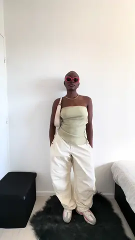 I guess we can be cute in streetwear 💗 #outfitinspo #outfitoftheday #outfitforadate #outfitideas #parachutepants 