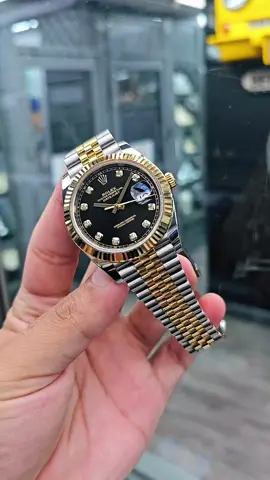 S/G Date-Just 41mm Diamond Dot Black Dial Available in Store.........................#trottersbethnalgreen #rolex #datejust #datejust41 #rolexdatejust #foryoupage #watchoftheday #fypシ゚viral #luxuryjewelry #watchfam #luxurylifestyle 