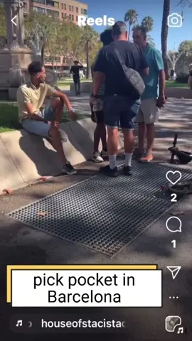 pick pockets in arco del Triunfo #barcelona #robo #policia #viral #followformore 