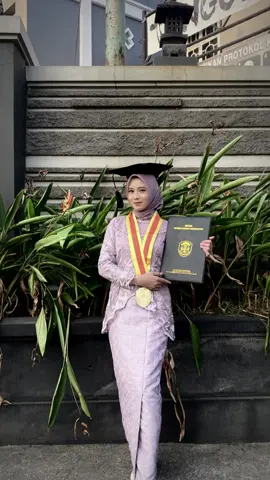 Akhirnya selebrasi ini terlaksana #kesehatan #poltekkestjk #wisuda2023 