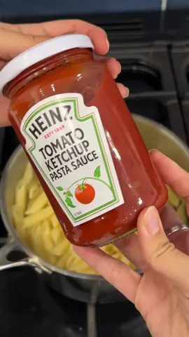 I tested the new @Heinz UK Tomato Ketchup Pasta Sauce! Is this ridiculously right or ridiculously wrong? 👀🍅  It’s available in all @Tesco stores now! Ad/Gifted @GIFTA  #heinz #ridiculouslyright #ridiculouslywrong #tomatoketchup #tomatoketchuppastasauce #tesco 