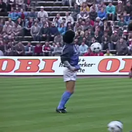 Eterno Maradona ✨⚽  #futebol #futebol_raiz #maradona  #futebolarte #skills 