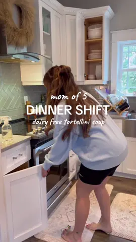 Made enough to feed an army 🫠🤤 #dinner #dinnerwithme #tortellinisoup #cookwithme #eveningroutine #sahm #DinnerIdeas #momtok #momof5 #Lifestyle #lifestyleblogger 