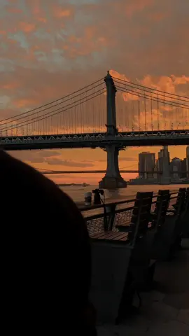 Momentos  . . . . #moments #newyork #brooklyn #manhattan #stylelife #paz #sunset #atardecer #cafe #pazmentalyemocional 