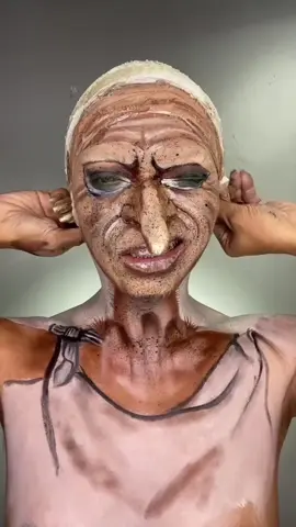 Me after spending hours on my makeup 🪄 #makeupremove #reversechallenge #dobbythehouseelf #dobby #harrypotter #sfxmakeup #makeupinspired #holloweenmakeup #fyp #pachie23 #pachie2323 