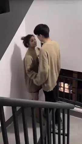 Dồn em vô tường rồi ing ing🩷🩷🩷 #couplegoals❤️ #tinhyeu #lovestory #anui #newtrend #couplegoals #xuhuong #kisscam #videoviral #kiss #capdoi #hottrend #douyin #hug #couple 