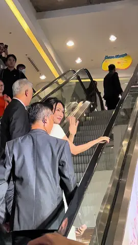 Bố Tùng và Chị Mỹ Tâm tại họp báo Đất Rừng Phương Nam #mytam #tungyuki #datrungphuongnammovie 