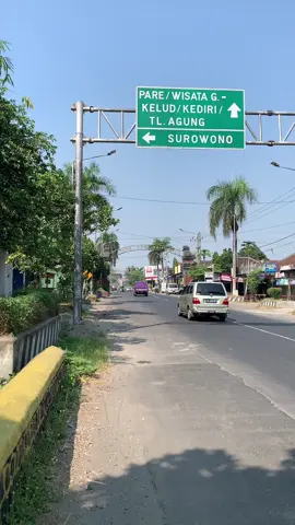 Dino iki mau wes entek es pirang gelas Cah? #badas #kediri #storykediri #pare 