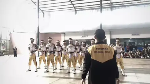 variasi formasi mengenang tragedi pembantaian gerakan 30 September partai komunis Indonesia. paskibra SMK Negeri 5 Batam#passatgantara  #G30SPKI  #smkn5batam #variasi  #formasi 
