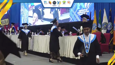 May your cap fly as high as your dreams🎓. Selamat wisuda para wisudawan&wisudawati. Wisuda UMT ke-16 #fypシ #umtindonesia #muhammadiyahtangerang #campusmuhammadiyah #wisuda2023 
